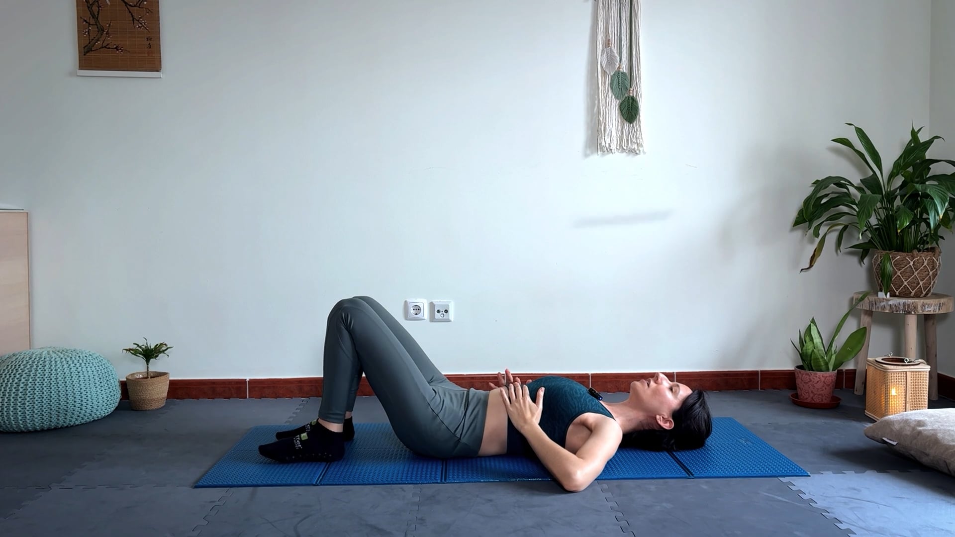Aula 2 - Respira e cria Espaço dentro - Youflow Online Studio